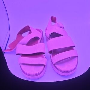 Naturalizer Pink Sandals for Effortless Elegance